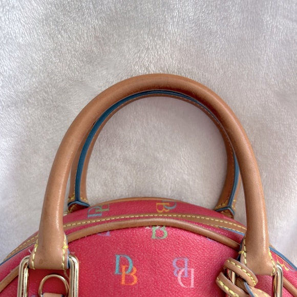 Dooney & Bourke Y2K vintage pink rainbow monogram small round canteen bag ππ©· - Picture 8 of 13